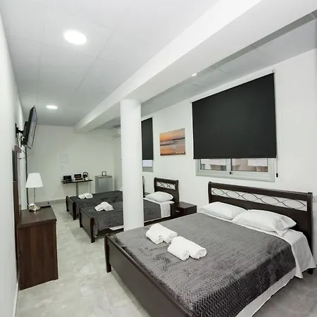Central Luxury Apartment *