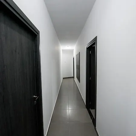 Central Luxury Apartment